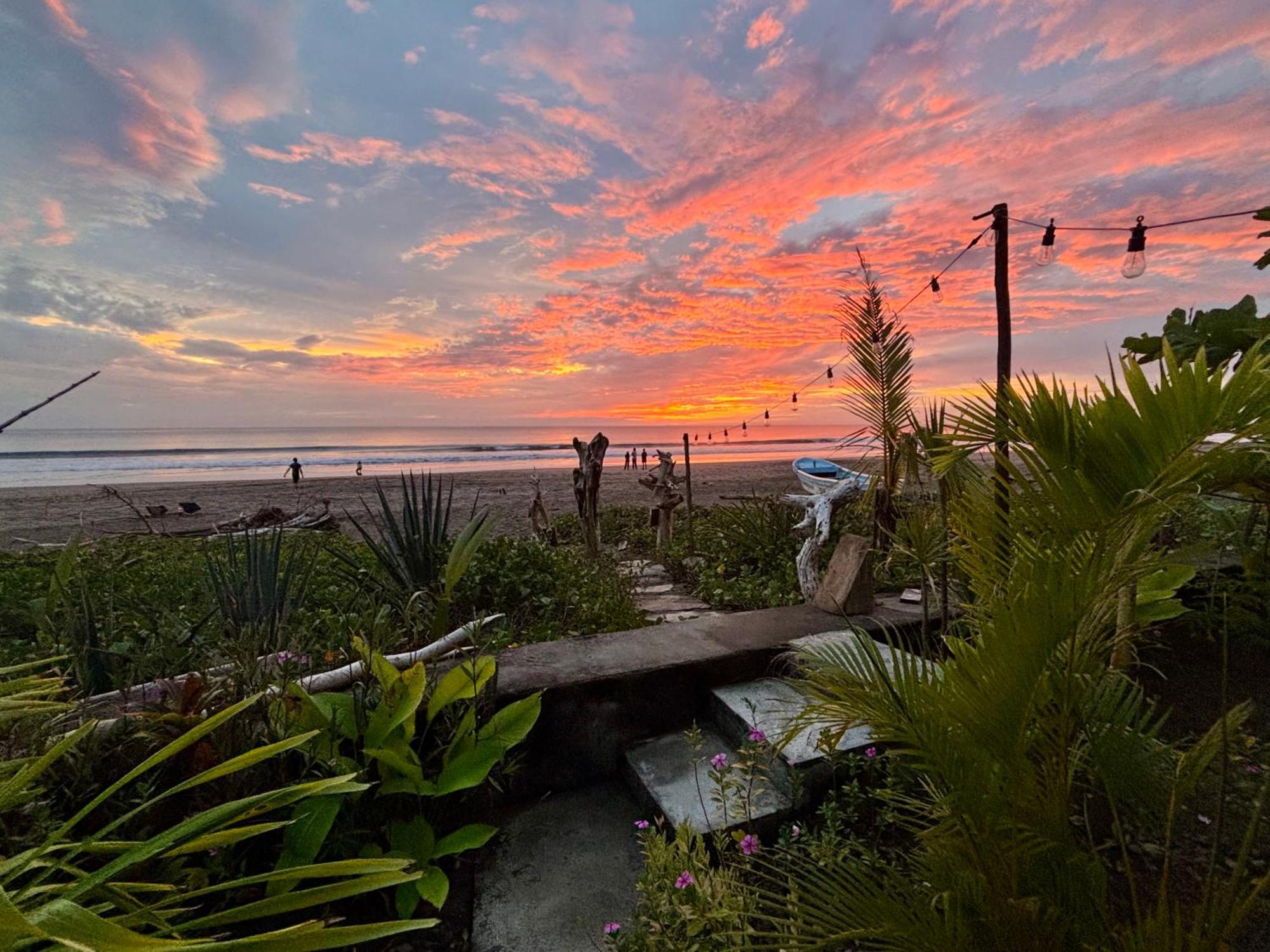 Stella Mar Oceanfront Hotel Popoyo Exterior photo